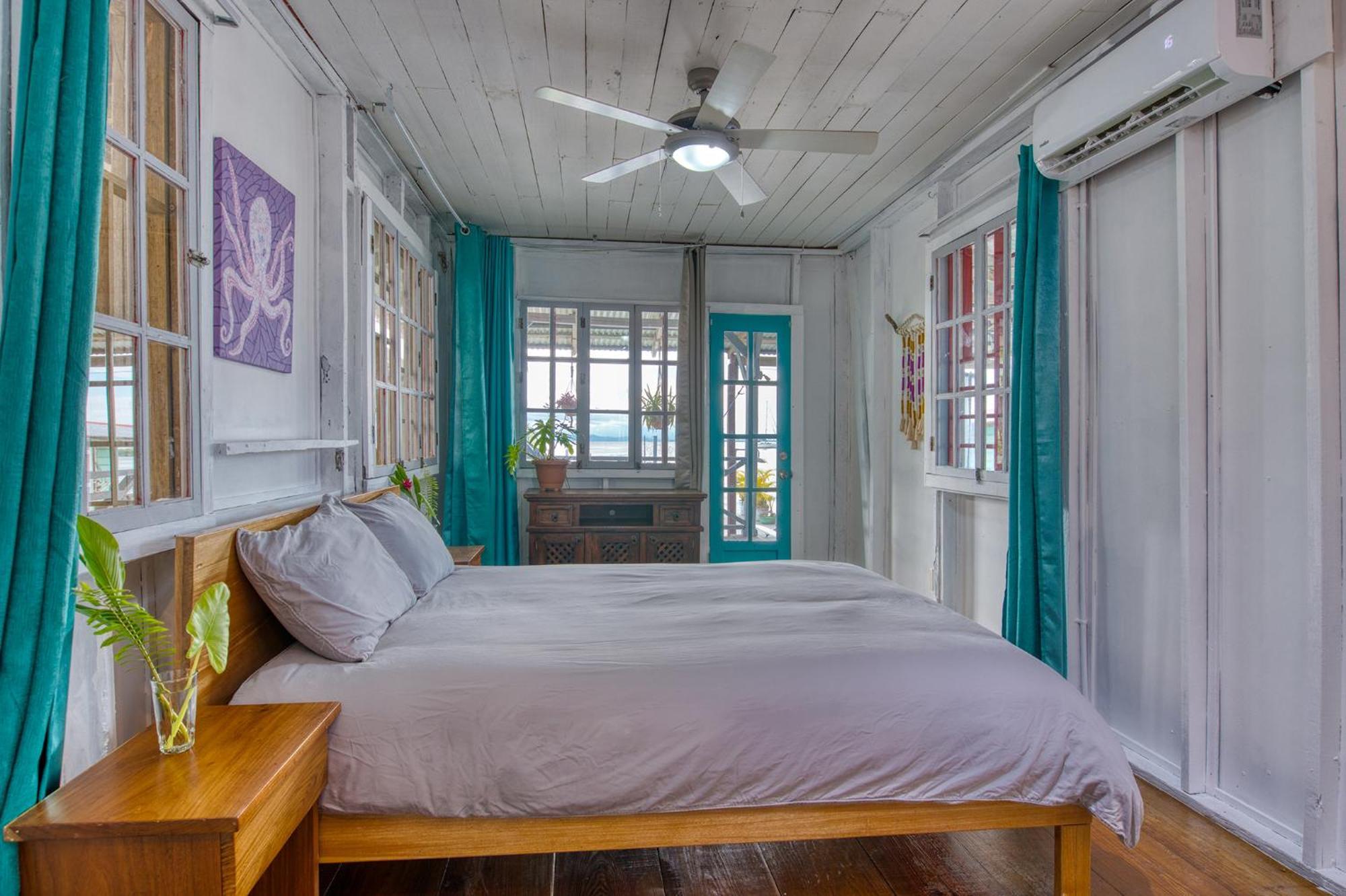 Saigon Bay Bed & Breakfast Bocas del Toro Eksteriør bilde